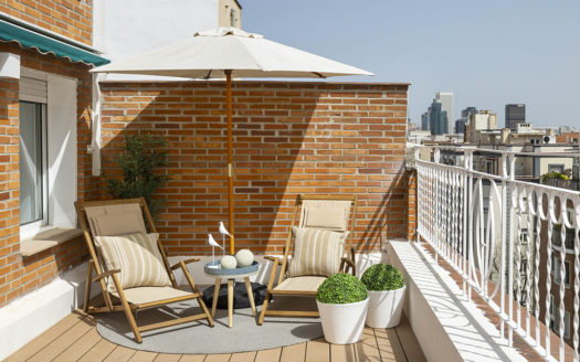 Ref. 47210 . Ático con Terraza